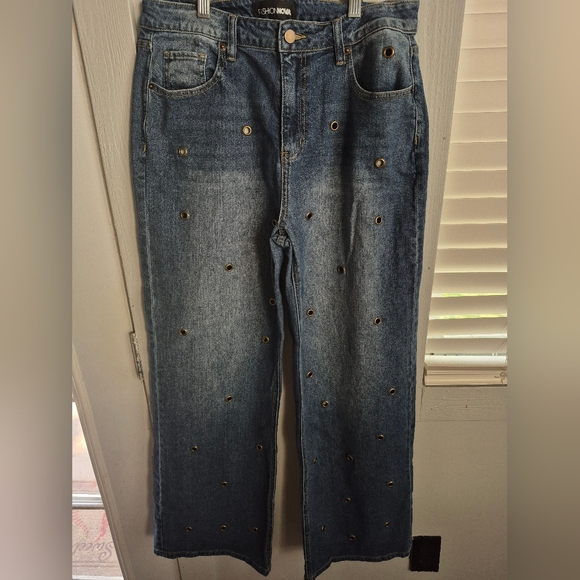 Fashion Nova Blue Wide Leg Jeans with Gold Accents - Picture 4 of 7
